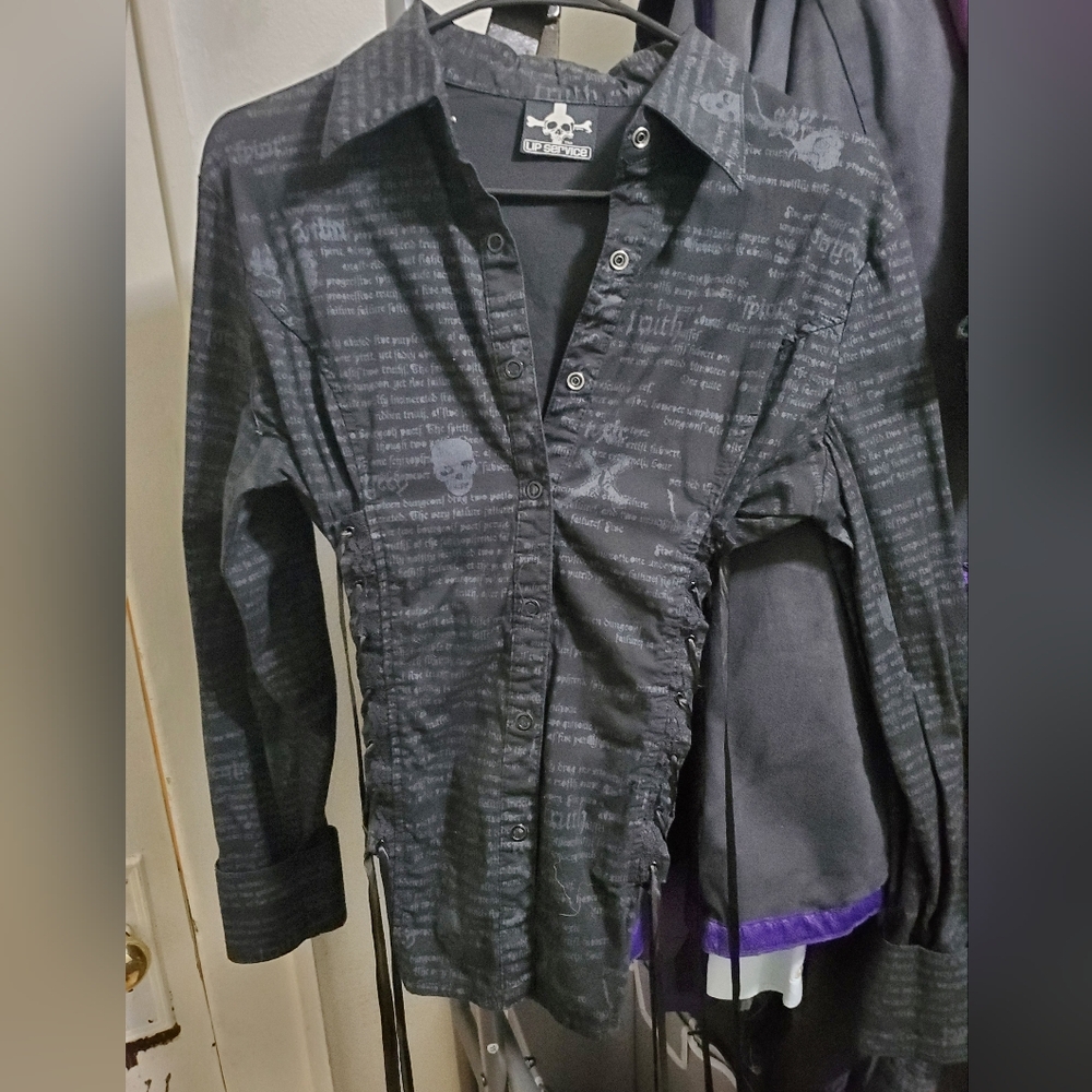 Vintage lip service button down size large. Sides Are Laced Closed In Pics.